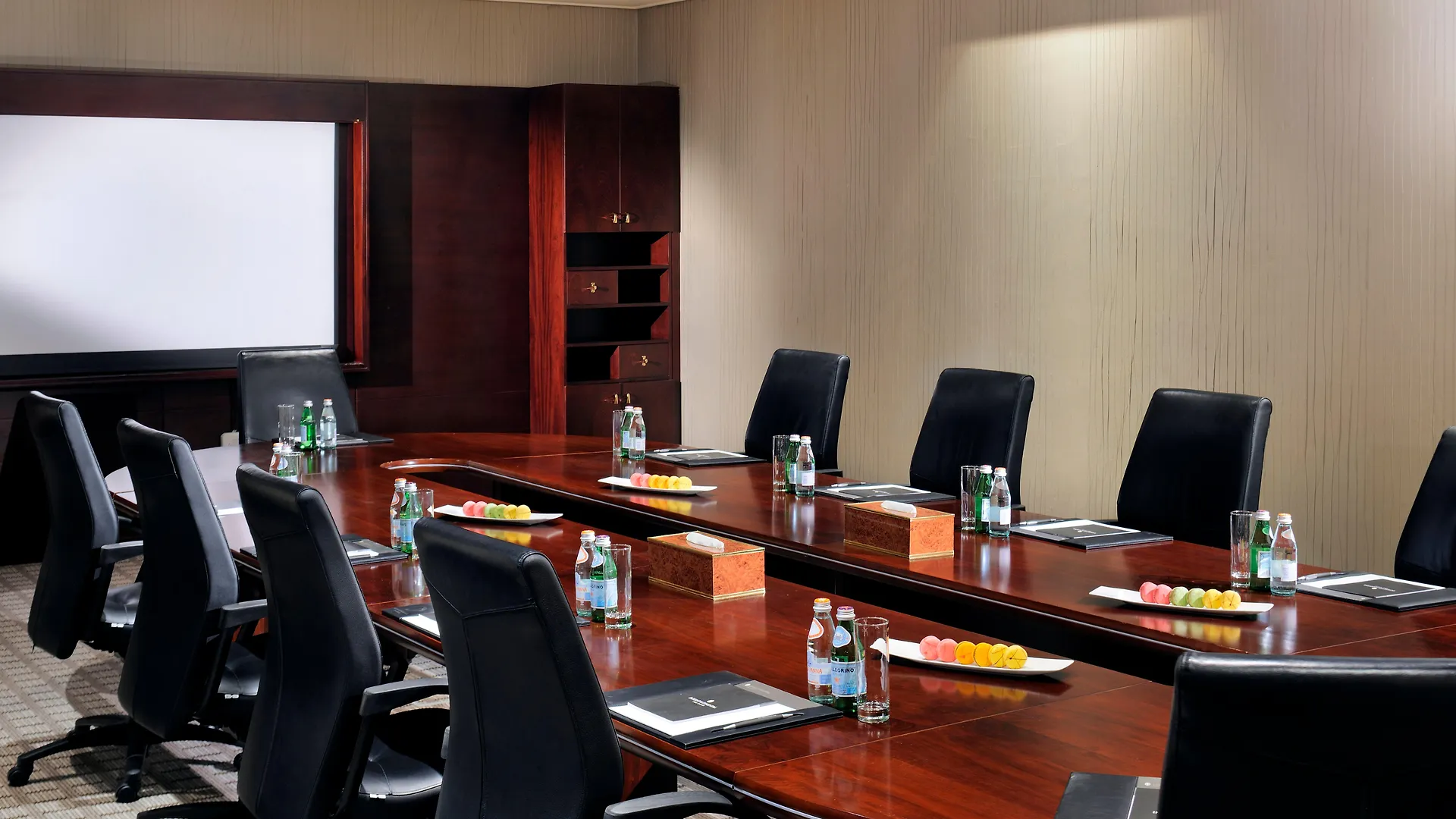 Intercontinental Abu Dhabi By Ihg Hotel