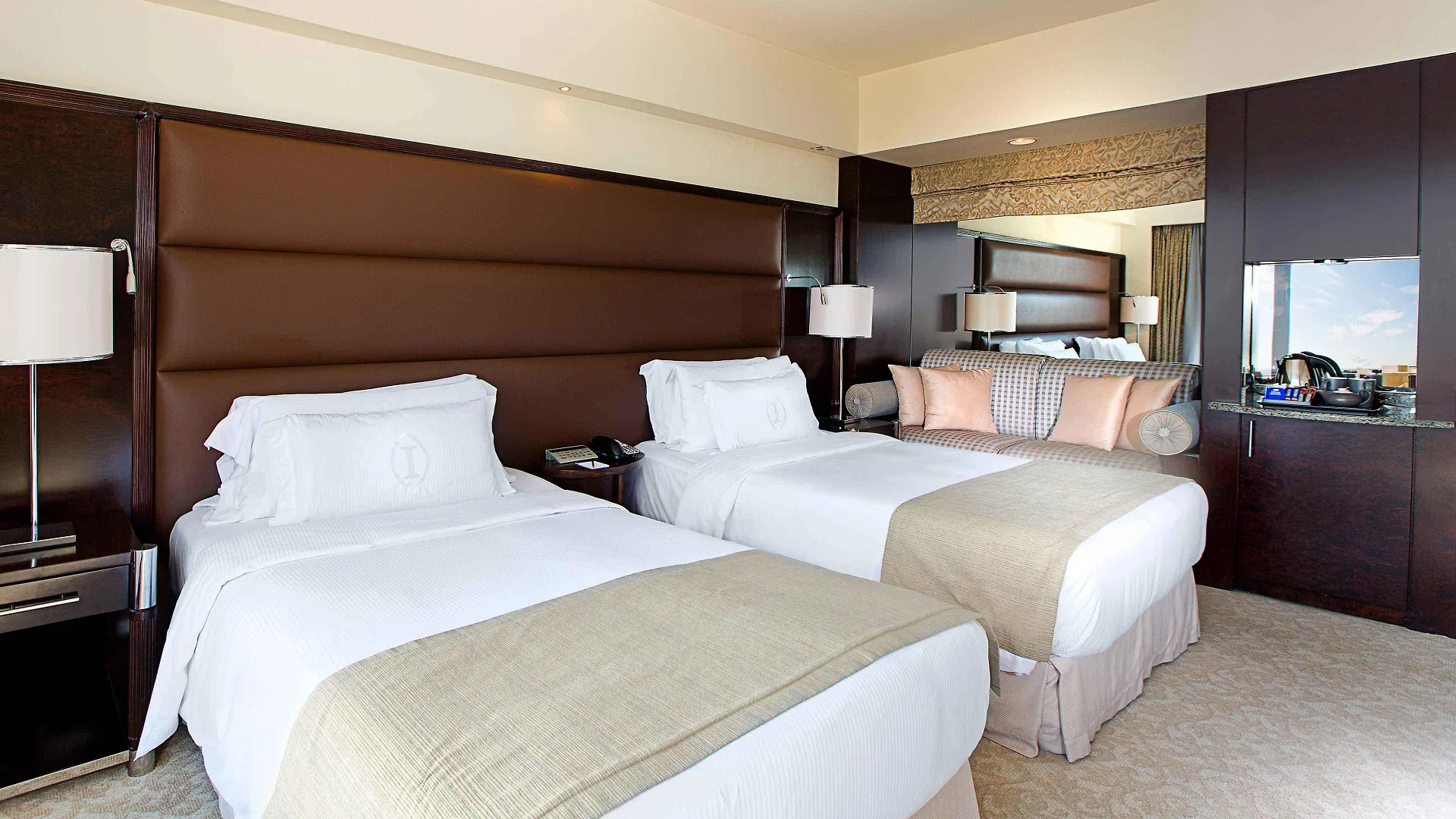 Feriested Intercontinental Abu Dhabi By Ihg Hotel