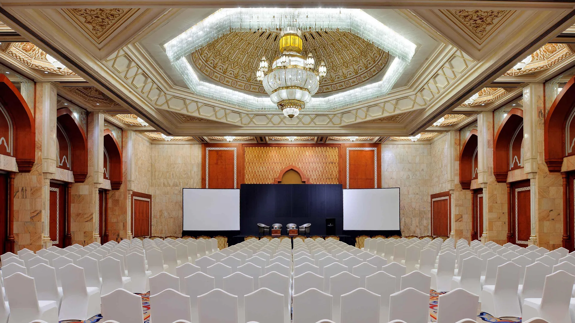 Intercontinental Abu Dhabi By Ihg Hotel 5*,