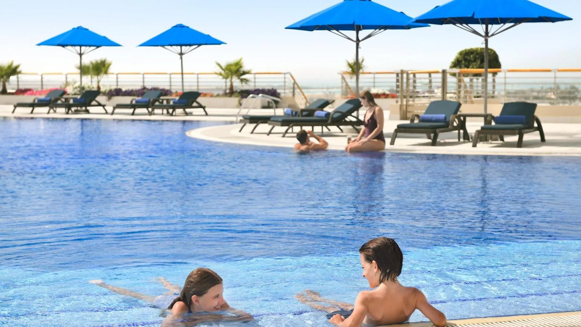 Intercontinental Abu Dhabi By Ihg Hotel 5*,